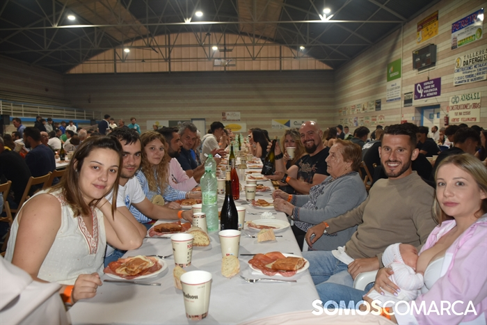 somoscomarca_20240608_vilamartin_pabellon_cdcorgomo_cena_aficion (31)