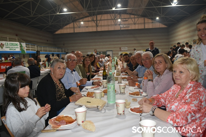 somoscomarca_20240608_vilamartin_pabellon_cdcorgomo_cena_aficion (30)