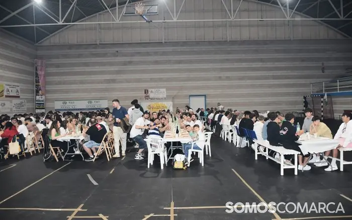 somoscomarca_20240608_vilamartin_pabellon_cdcorgomo_cena_aficion (35)