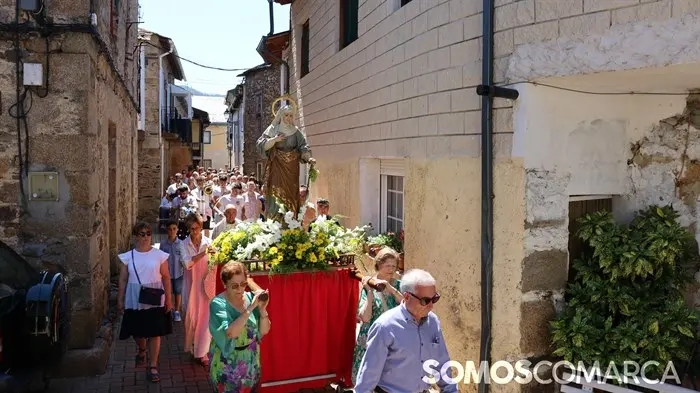 somoscomarca_240726_petinsantaana_procesion_bares_terraza`procesionJPG (2)