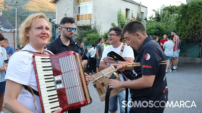 somoscomarca_240802_vilamartin_covas_apequena_nitapregonera 1995