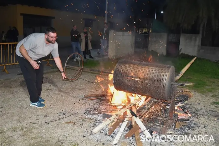 p_somoscomarca_20241101_vilamartin_santlucia_tambor_fuego_magosto (5)