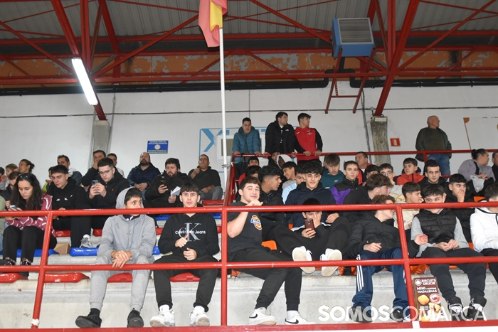 somoscomarca_20241201_pabelloncalabagueiros_futbolsala_pizarrastrescuñados_asneves (3)