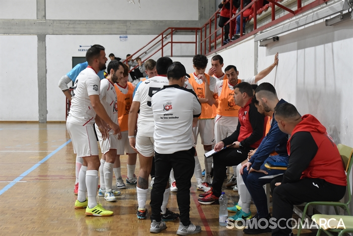 somoscomarca_20241201_pabelloncalabagueiros_futbolsala_pizarrastrescuñados_asneves (18)