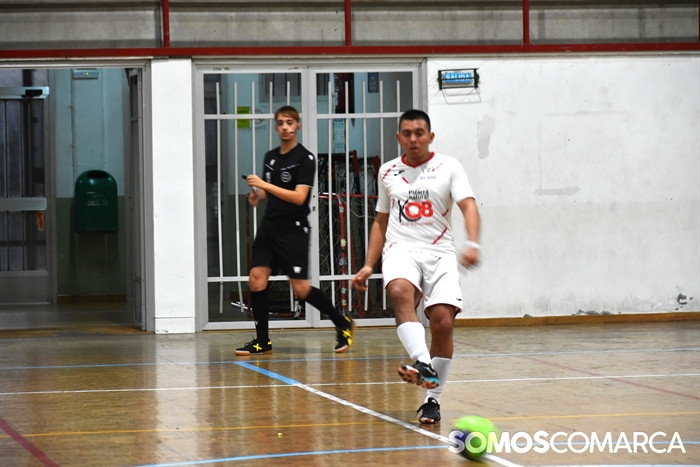 somoscomarca_20241201_pabelloncalabagueiros_futbolsala_pizarrastrescuñados_asneves (22)
