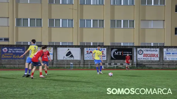 somoscomarca_20241201_futbol_juvenil_cdbarco_cdrua (6)