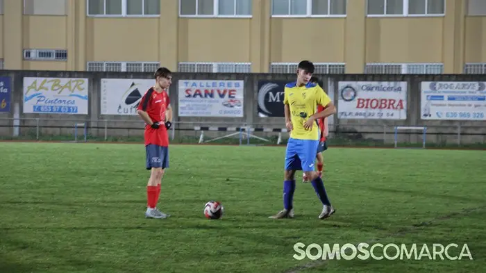 somoscomarca_20241201_futbol_juvenil_cdbarco_cdrua (8)