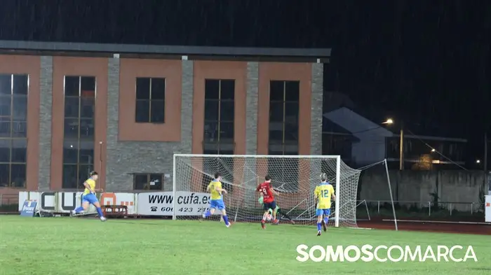 somoscomarca_20241201_futbol_juvenil_cdbarco_cdrua (13)