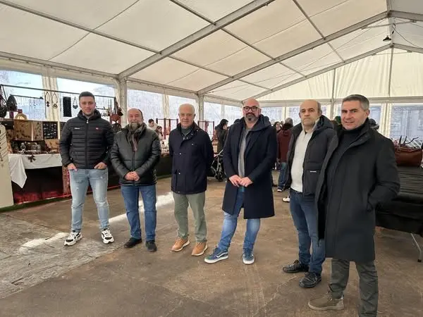 somoscomarca_2024_12_28_quiroga_navidad_mercadillodenadal_5888 (5)