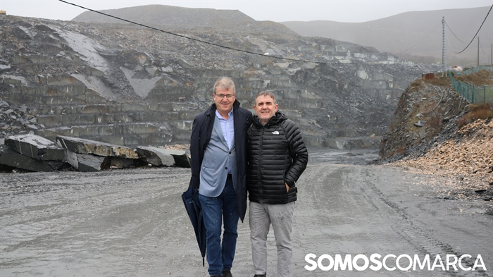 somoscomarca_pizarra_instalciónes_visitaconselleiraindustria_merelles_ (4)