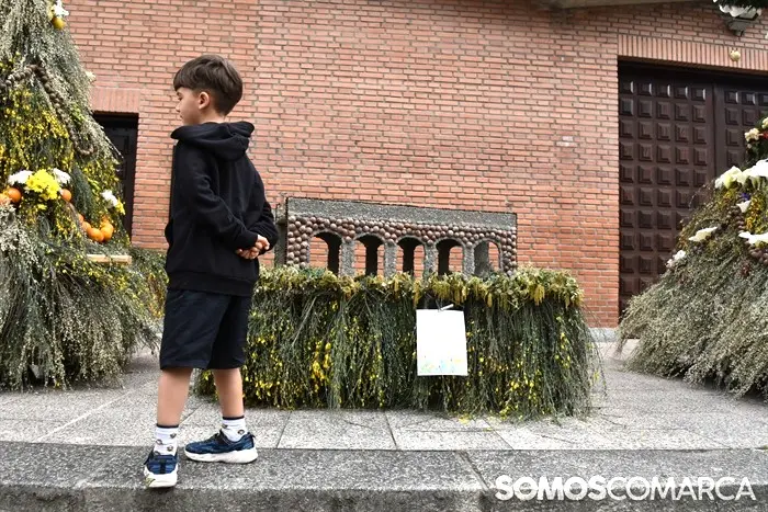 somoscomarca_20250501_obarco_plazaprincipe_mayos_coplas_puestosmercadillo (1)