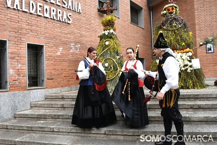 somoscomarca_20250501_obarco_plazaprincipe_mayos_coplas_puestosmercadillo (3)