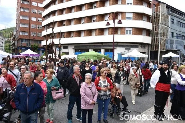 somoscomarca_20250501_obarco_plazaprincipe_mayos_coplas_puestosmercadillo (6)