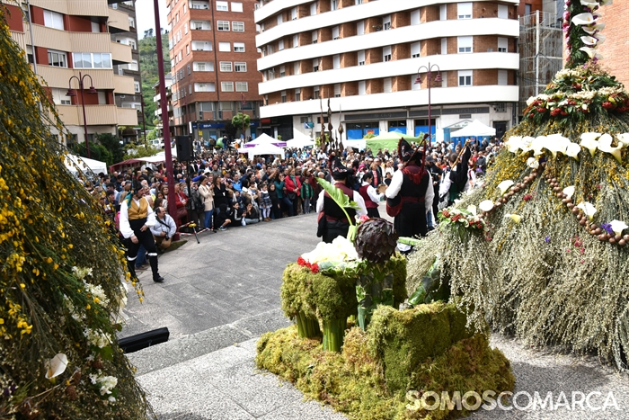 somoscomarca_20250501_obarco_plazaprincipe_mayos_coplas_puestosmercadillo (7)