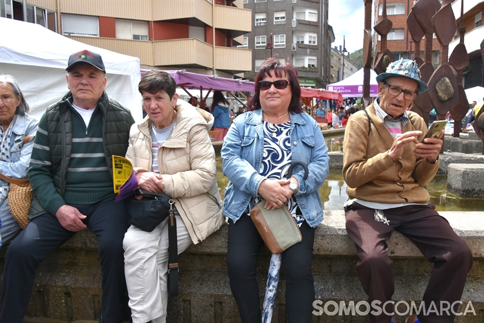 somoscomarca_20250501_obarco_plazaprincipe_mayos_coplas_puestosmercadillo (14)