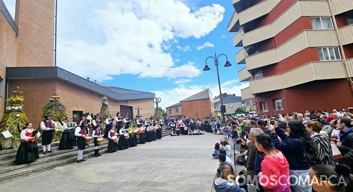 somoscomarca_20250501_obarco_plazaprincipe_mayos_coplas_puestosmercadillo (32)