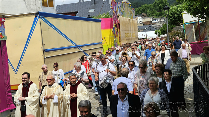 somoscomarca_20250613_arua_fontei_fiestasanantonio_procesion (12)