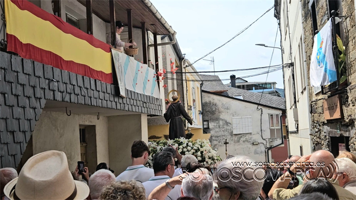 p_somoscomarca_20250613_arua_fontei_fiestasanantonio_procesion (15)