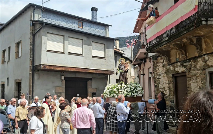 p_somoscomarca_20250613_arua_fontei_fiestasanantonio_procesion (17)