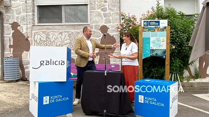 somoscomarca_arua_merellesmariaalbert_albergue_ceipmanuelrespino_firmaconvenio (1)