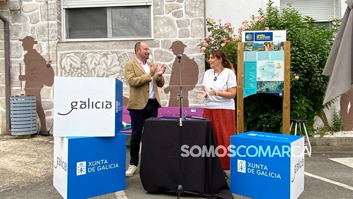 somoscomarca_arua_merellesmariaalbert_albergue_ceipmanuelrespino_firmaconvenio (2)