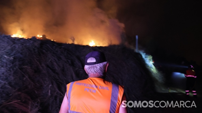 portada_somoscomarca_20250815_petin_incendio_brigadasincendios_fuego_gente_llamas