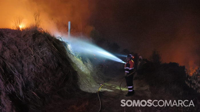 somoscomarca_20250815_petin_incendio_apagandofuego_mangueraagua_agua