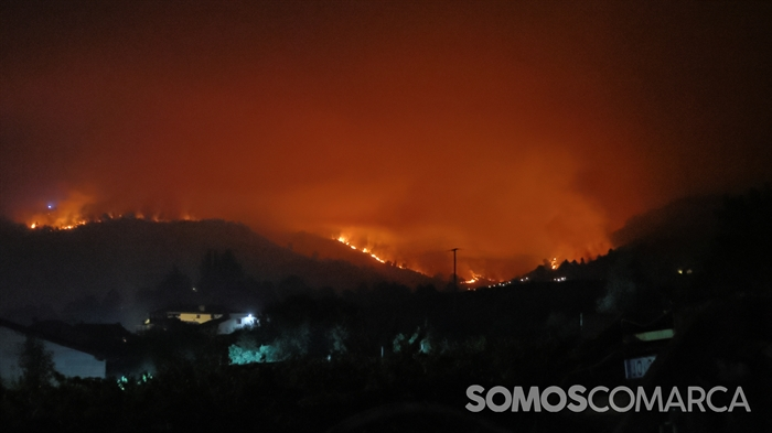 somoscomarca_20250815_petin_incendio_brigadasincendios_monte_llamas_panaramica