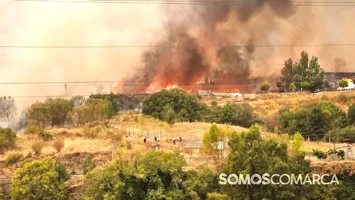 somoscomarca_20250815_arua_incendio_naveardiendo_llamas_gente