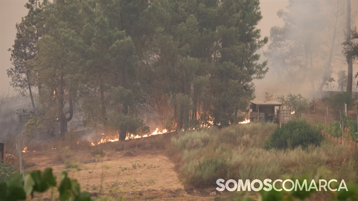 somoscomarca_rubia_incendio_oval_llamas