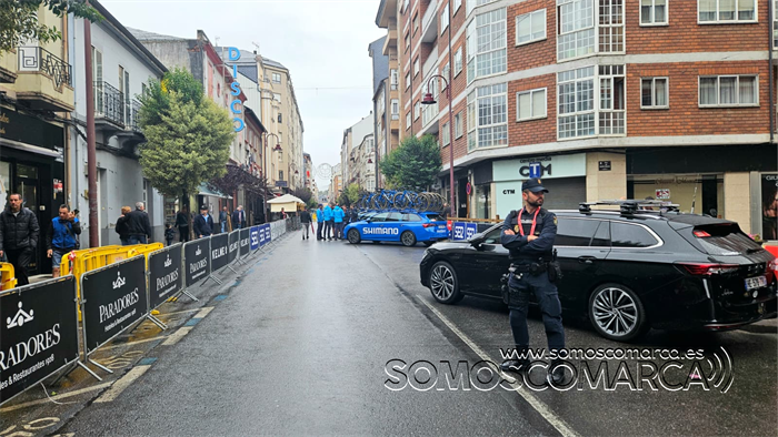 somoscomarca_20250910_obarco_vueltacilistaespaña_aurentinoalonso_luismenor_lalo_motos_cochesvuelta (3)