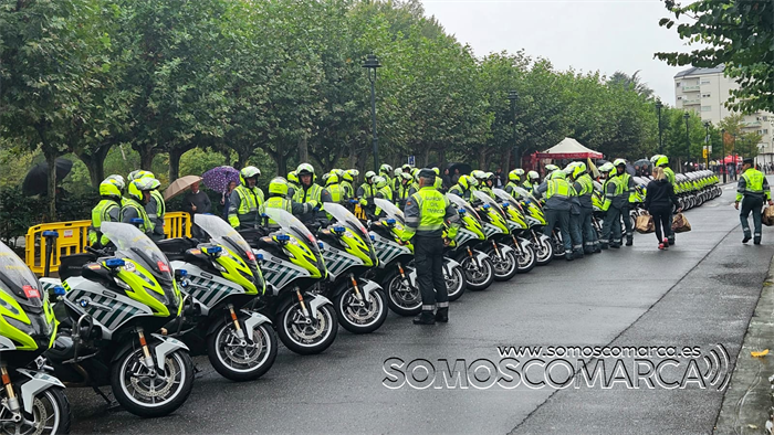 somoscomarca_20250910_obarco_vueltacilistaespaña_aurentinoalonso_luismenor_lalo_motos_cochesvuelta (14)
