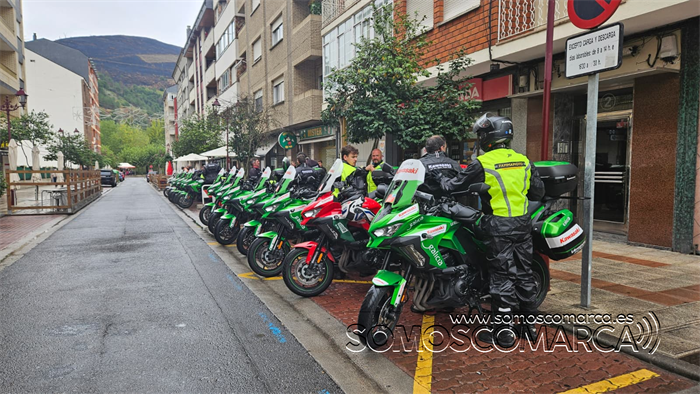 somoscomarca_20250910_obarco_vueltacilistaespaña_aurentinoalonso_luismenor_lalo_motos_cochesvuelta (20)