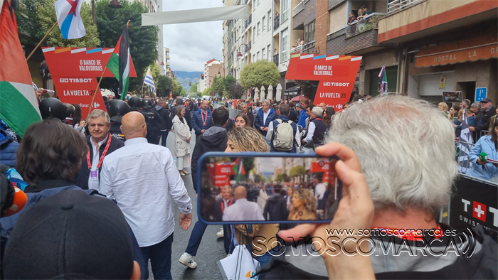 somoscomarca_20250910_obarco_vueltaciclistaespaña_salida_oscarfreire (2)