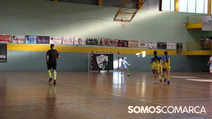 somoscomarca_viana_futbolsala_vianariñofemenino_ruavaldeorras1140