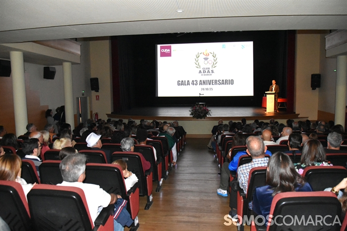 somoscomarca_20251024_obarco_teatrolauroolmo_galadeporteclubadas (3)
