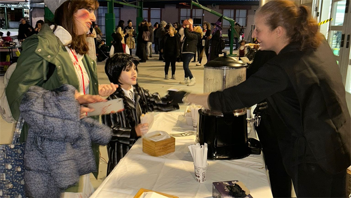 somoscomarca_20251031_obarco_juliogurriaran_fiestahalloween (7)