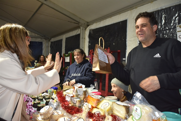 somoscomarca_20251130_rubia_mercadonavidad_chocolatada_regalos_sorteocestas (5)