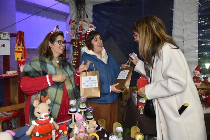 somoscomarca_20251130_rubia_mercadonavidad_chocolatada_regalos_sorteocestas (9)