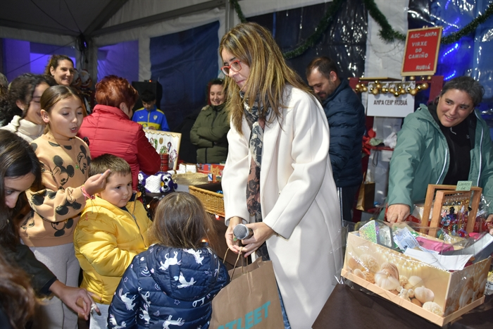 somoscomarca_20251130_rubia_mercadonavidad_chocolatada_regalos_sorteocestas (15)