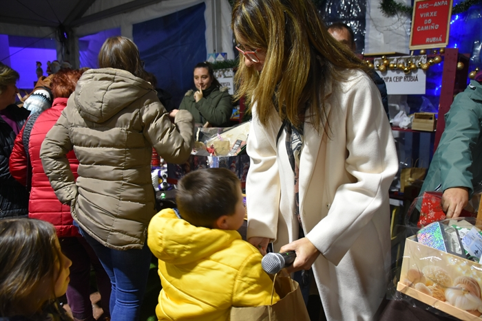 somoscomarca_20251130_rubia_mercadonavidad_chocolatada_regalos_sorteocestas (17)