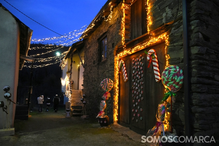 somoscomarca_20251207_obarco_fervenza_decoracionnavidad (26)