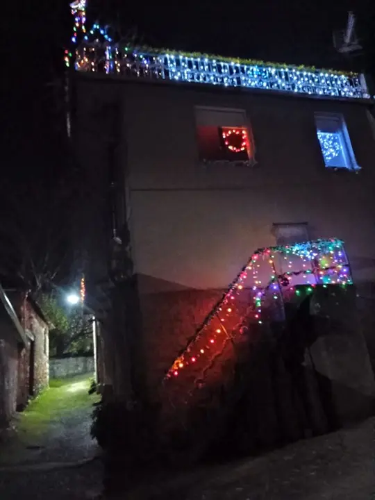 somoscomarca_cobas_navidad2025_decoracion_luces681