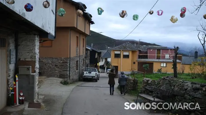 somoscomarca_ocastelo_navidad2025_decoracion_luces728