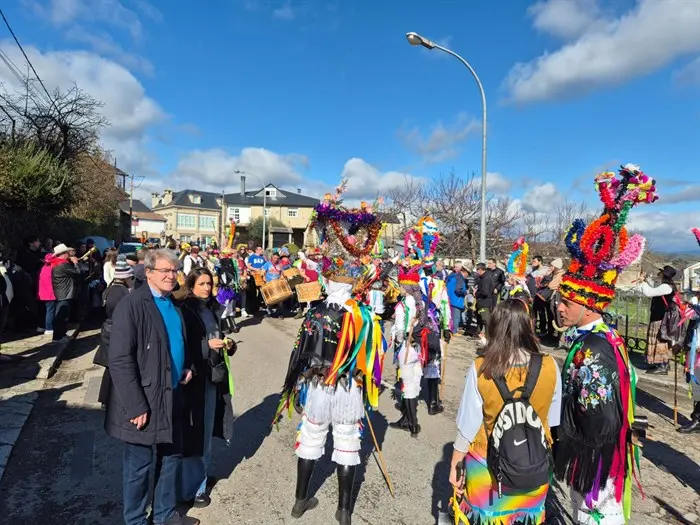 somoscomarca_202600217_MANZANEDA_DESFILE_FULIONS_autoridades2830