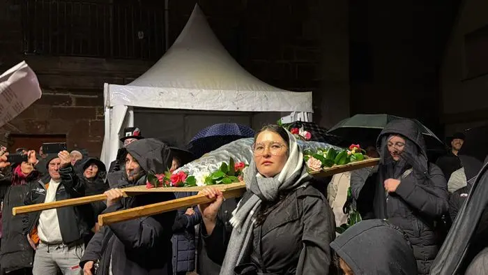 somoscomaca_aruavella_enterrodasardi&ntilde;a (7)