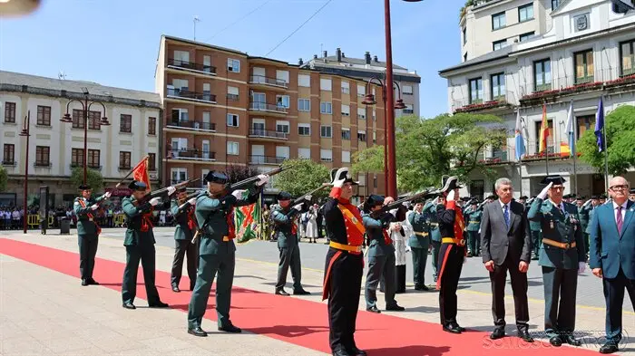 somoscomarca_20260527_obarco_182aniversario_guardiacivil_desfile (21)