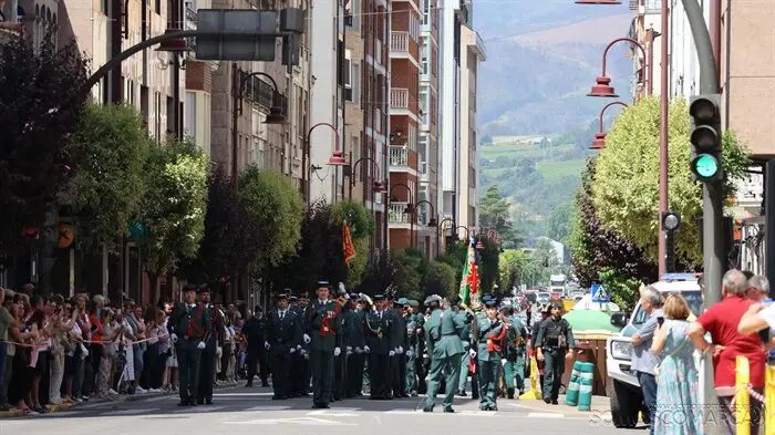 somoscomarca_20260527_obarco_182aniversario_guardiacivil_desfile (39)