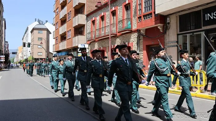 somoscomarca_20260527_obarco_182aniversario_guardiacivil_desfile (44)