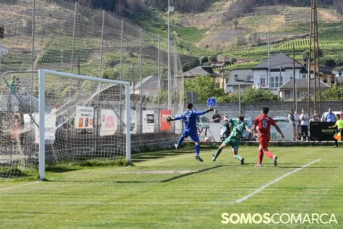 somoscomarca_20260606_vilamartin_oba&ntilde;adorio_futbol_cdcorgomoplayoff (7)